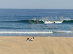 Perfekte Wellen an der Algarve