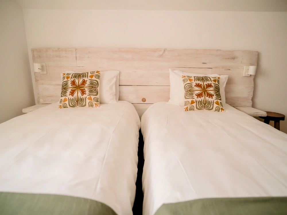 Dachzimmer der Porto Surf Lodge